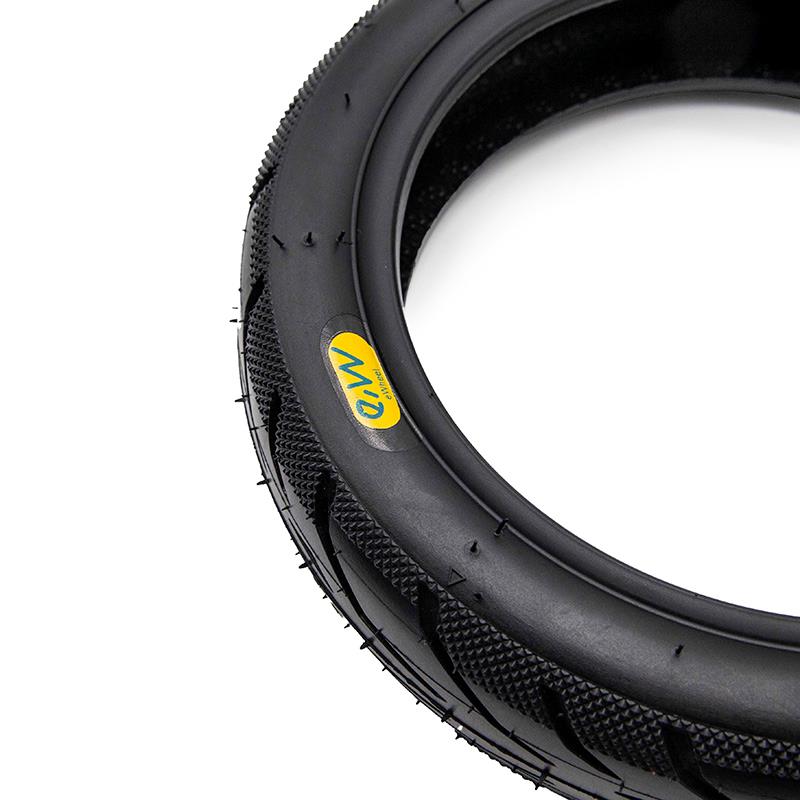 NEUMATICO TUBELESS 60/70-7